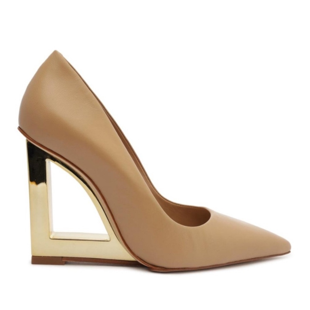 SCHUTZ Filipa Nude and Gold Pump